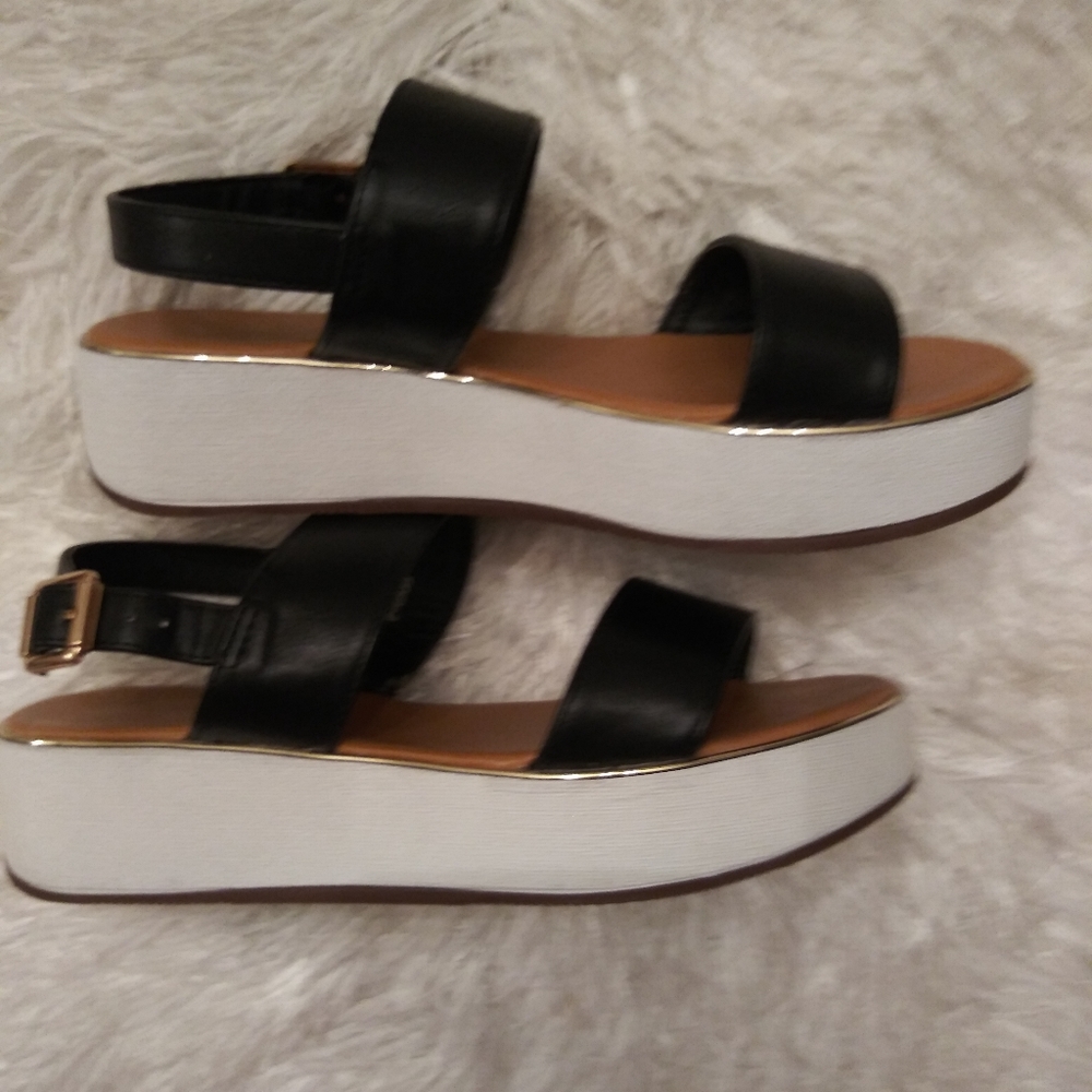 BETANI SANDALS - Picture 3 of 4